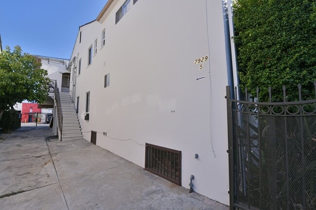 Building Photo - 7929 Blackburn Ave