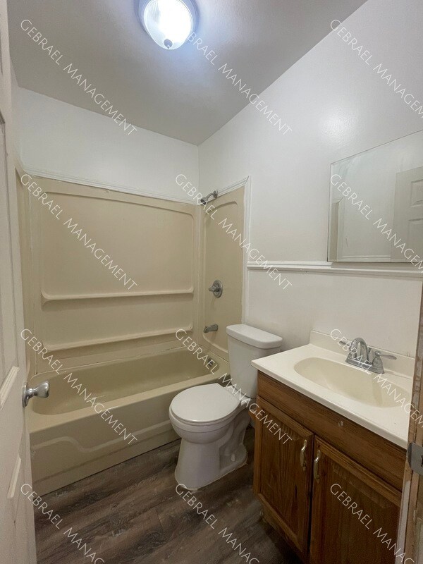 Building Photo - 718 Leland St
