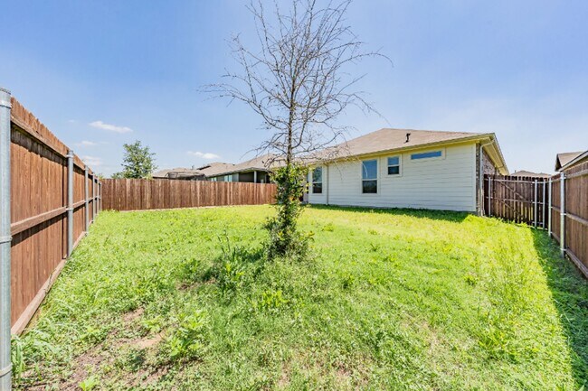 Building Photo - 8637 Centerboard Ln