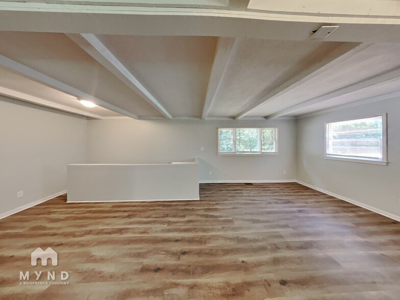 Building Photo - 865 W Hightower Trail