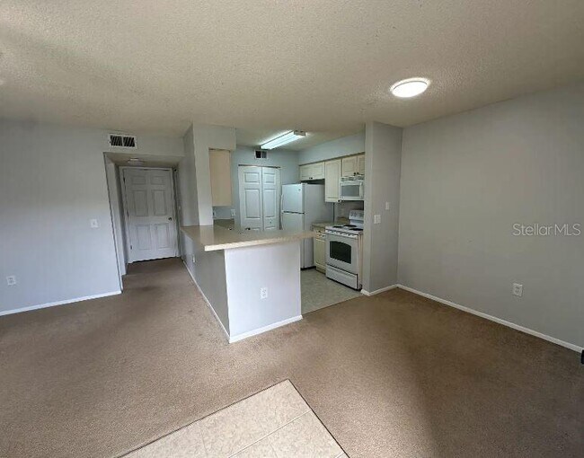 Building Photo - 1222 Bermuda Lakes Ln
