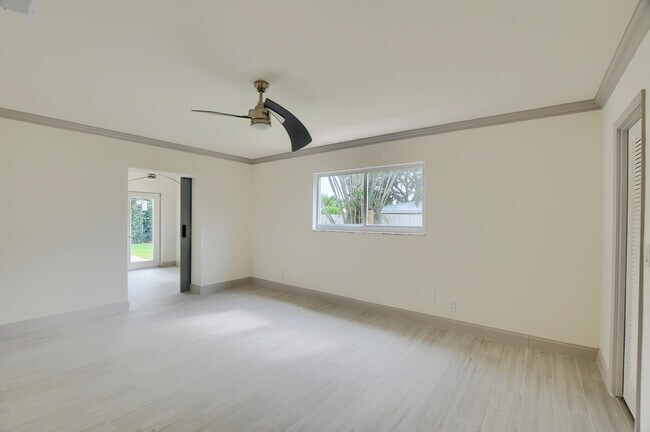 Building Photo - 800 W Camino Real