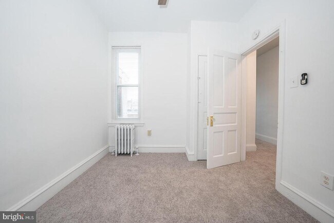 Building Photo - 34 W Durham St