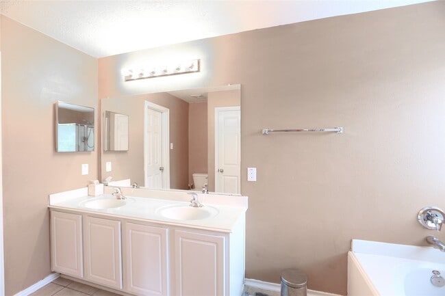 Building Photo - 17511 Bering Bridge Ln