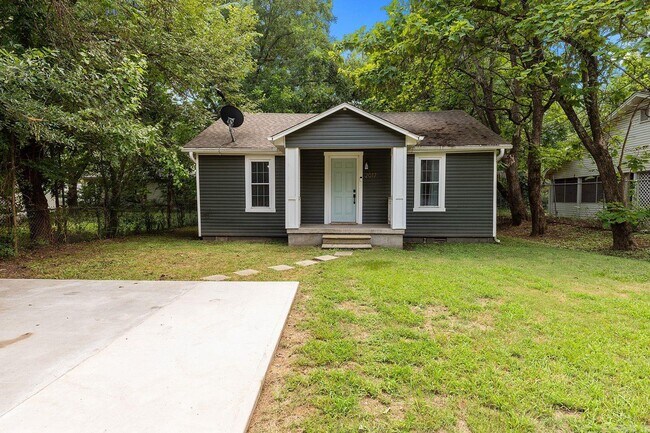 Building Photo - 2017 Hairston Ave
