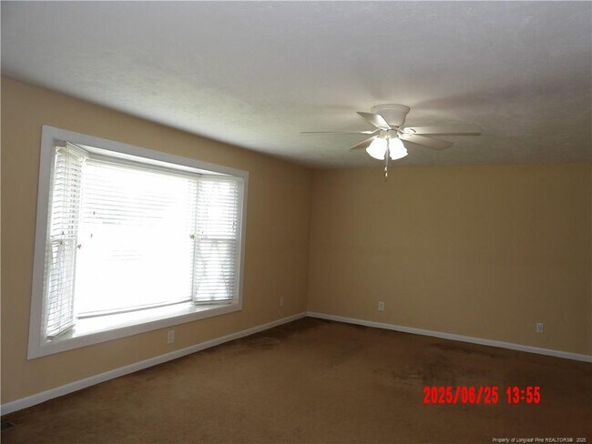Building Photo - 301 W Vinson Ave