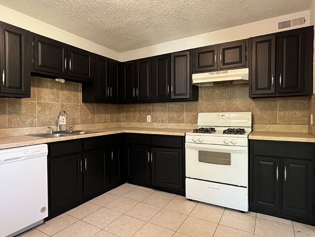 Building Photo - 2 Bedroom- Walking Distance to OSU Campus!!