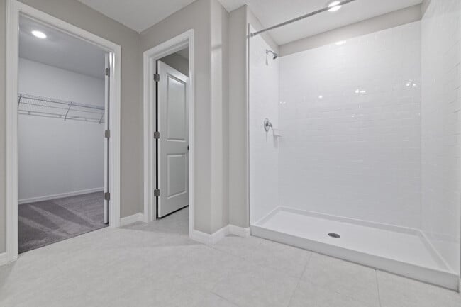 Building Photo - "Internet & Cable Included"  Epperson community Charming 4-Bed one floor house in Wesley Chapel –...