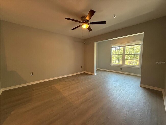 Building Photo - 5451 Vineland Rd