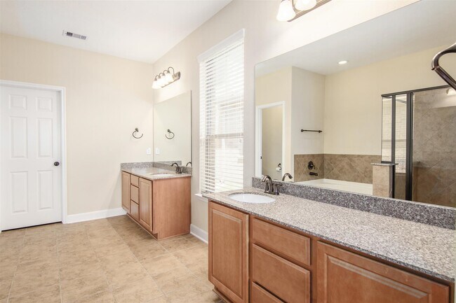 Building Photo - 26311 Parkman Grove Dr