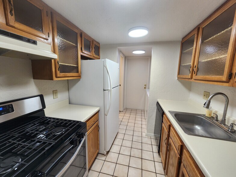 Building Photo - 8420 Chambers Ct NE