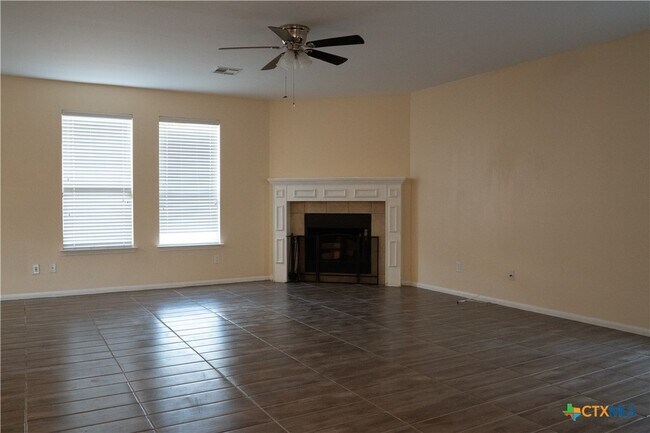 Building Photo - 711 Taurus Dr