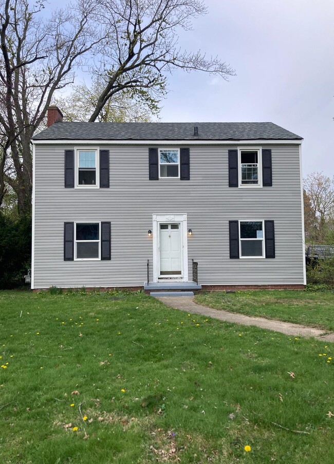 Primary Photo - 2505 S Twyckenham Dr
