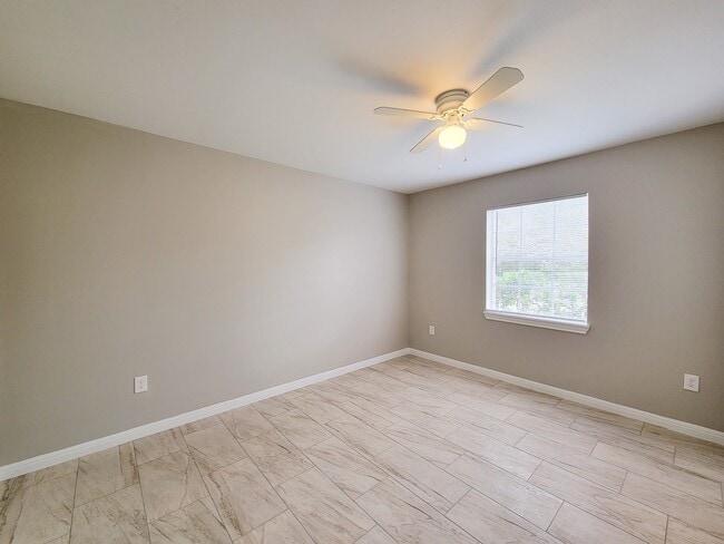 Building Photo - 3206 Lobit Dr