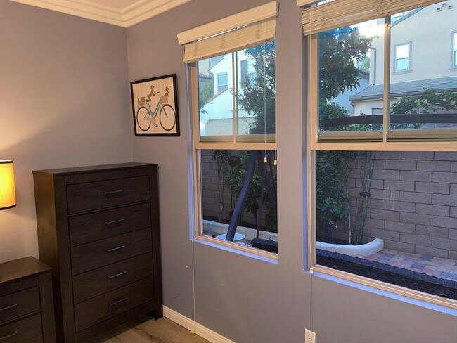 Building Photo - 71 Pathway