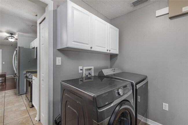 Building Photo - 4242 Cactus Ln