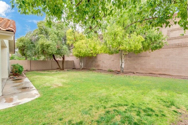 Building Photo - Pecos Ranch Beauty!