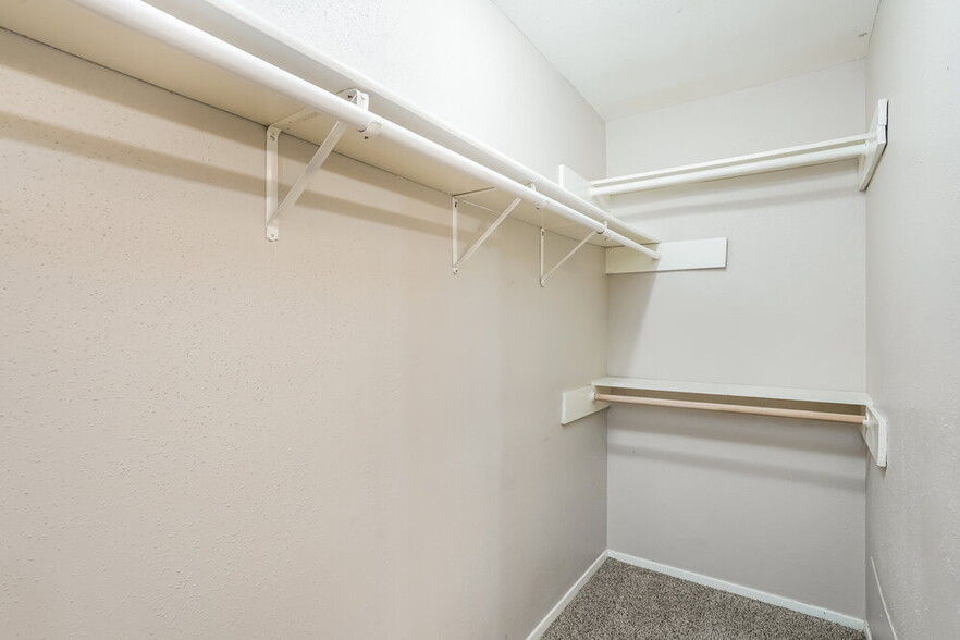 Building Photo - 5907 Beaconridge Dr
