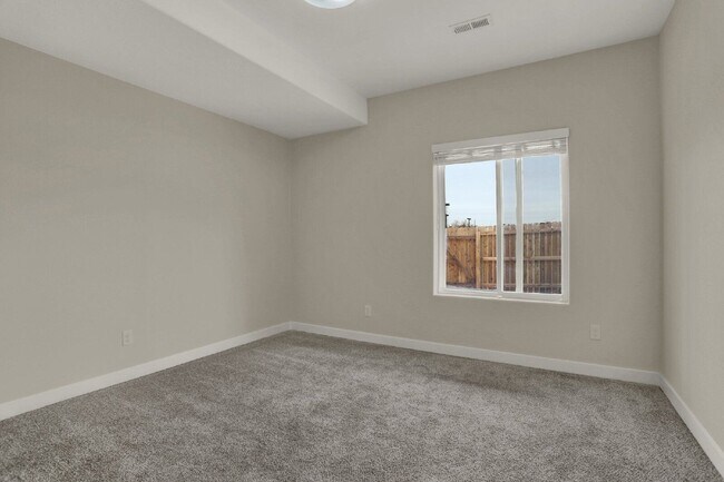 Building Photo - 3780 Venice Grove