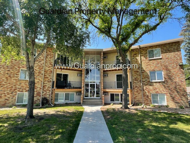 Primary Photo - Champlin Main Floor Renovated Apartment, D...
