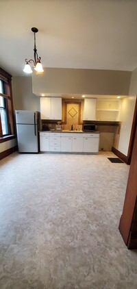 Building Photo - 422 Loras Blvd