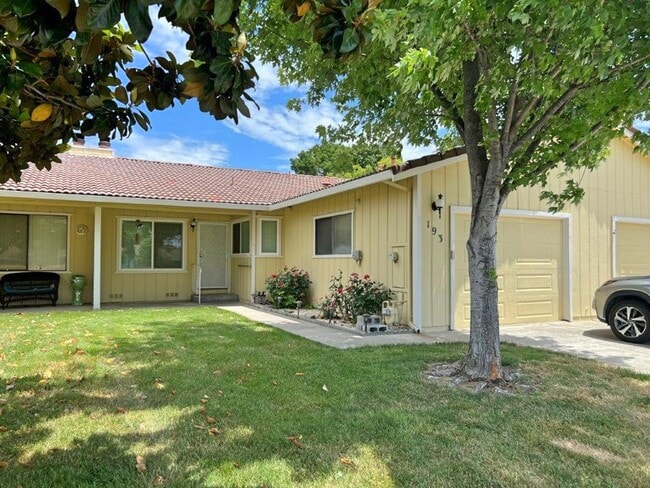 Building Photo - Remodeled Beautiful 2 Bedroom Senior Duple...