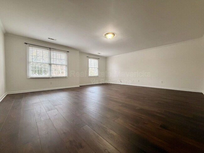 Building Photo - 3190 Waterfront Dr