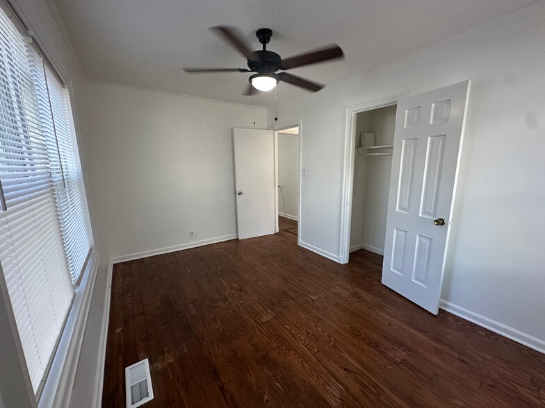 Building Photo - 1272 Lyle Pl NW