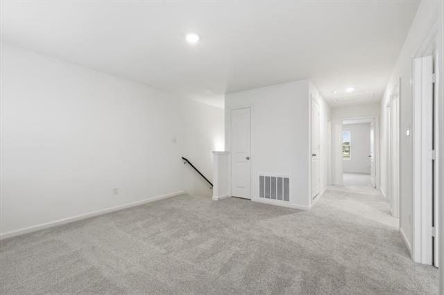 Building Photo - 2106 Mdw Pk Dr