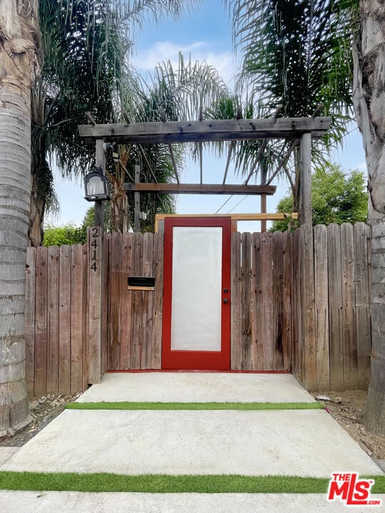 Building Photo - 2414 Effie St