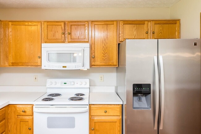 Building Photo - 1032 Pebble Brook Dr