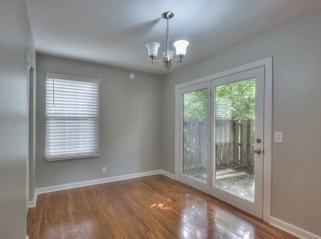 Building Photo - Newly Renovated 3-Bedroom in Hickory Valley Condos, Community Pool and Pet Friendly!