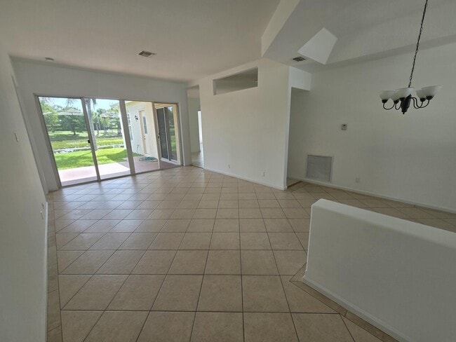 Building Photo - 1202 Hatteras Cir