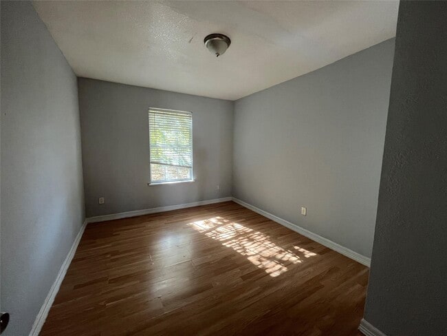 Building Photo - 5142 Higgins St