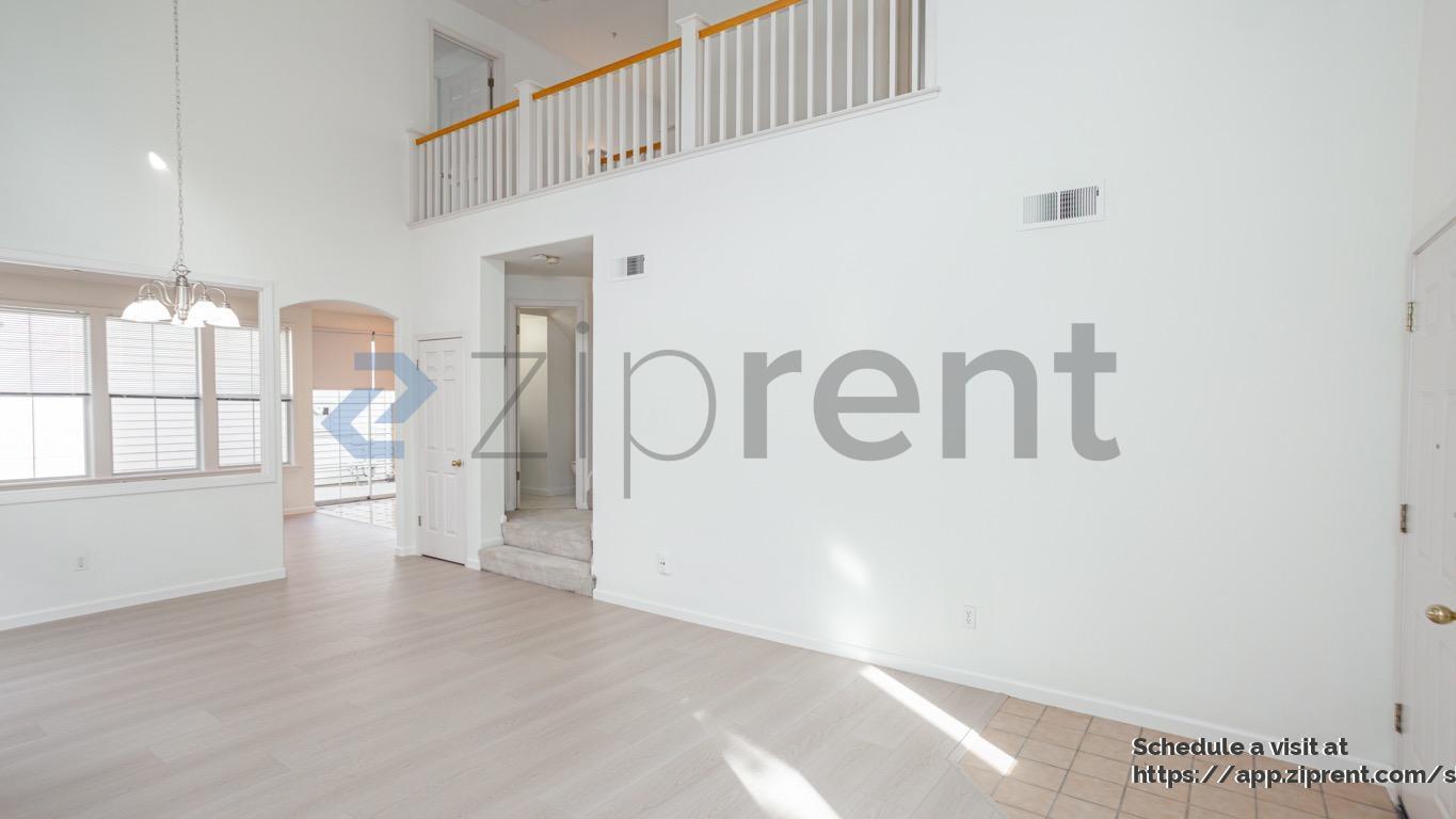 Building Photo - 5 Chester Cir