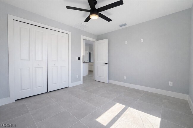 Building Photo - 224 SE 13th Terrace