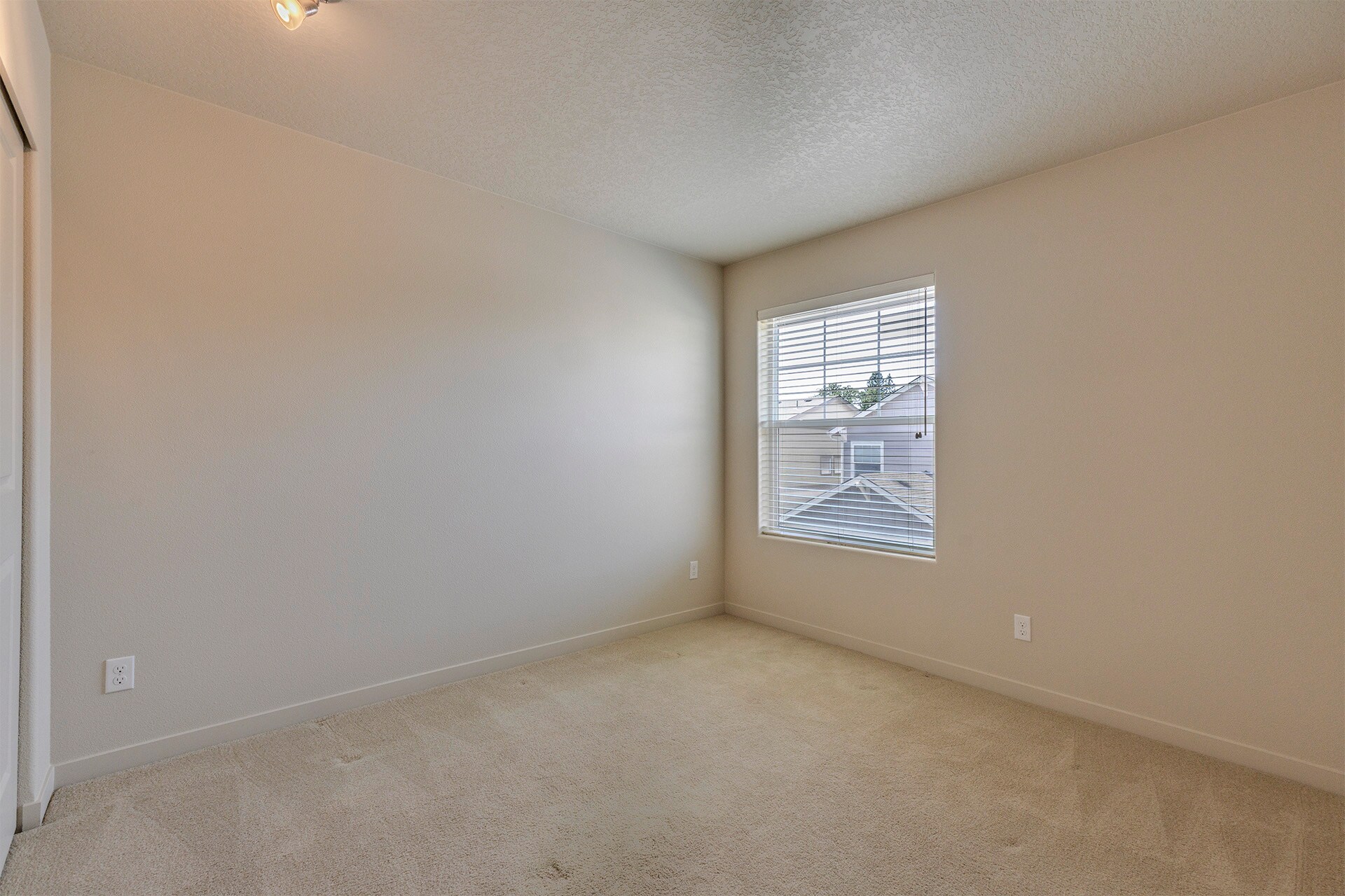 Building Photo - 217 NW 117th Loop