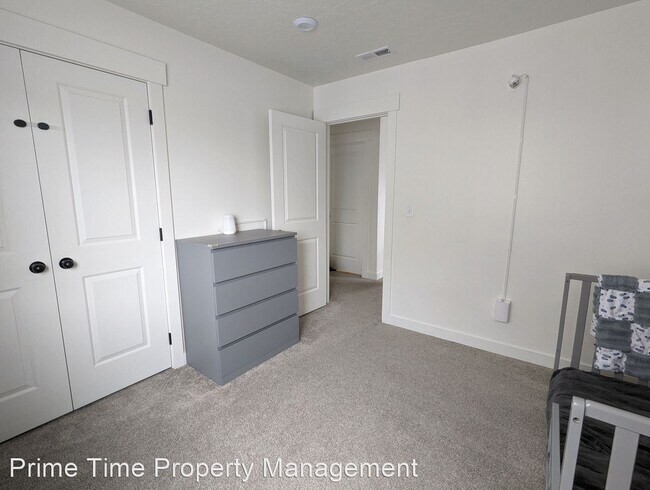 Building Photo - 4 br, 2.5 bath House - 1271 E 1750 N