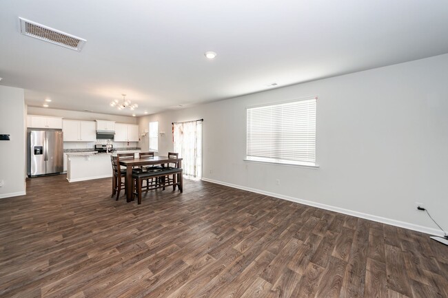 Building Photo - 4 Bedroom 2.5 Bath Home in Cane Bay Planta...