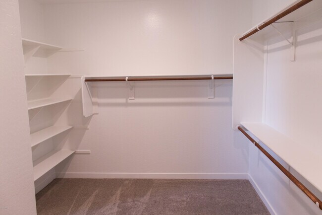 Building Photo - 1106 E Weatherby Way
