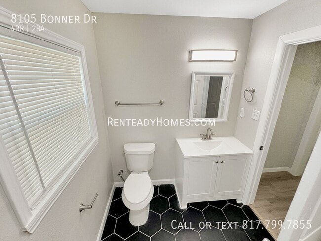 Building Photo - 8105 Bonner Dr