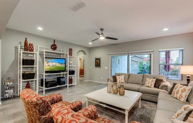 Building Photo - 10819 W Swayback Pass