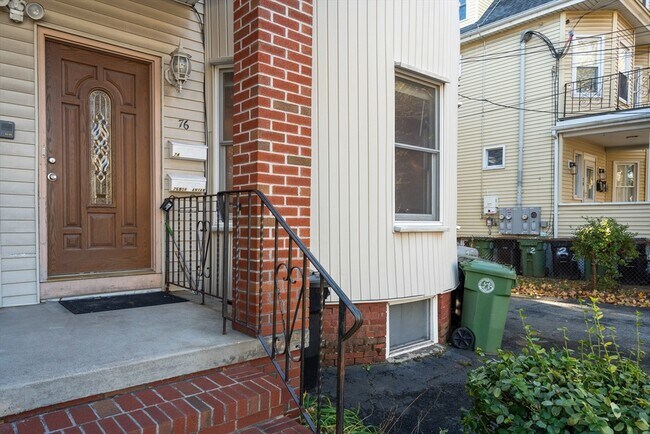 Building Photo - 76 Dexter Ave