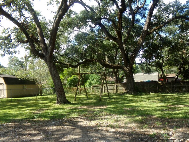 Building Photo - 414 Gardenia St