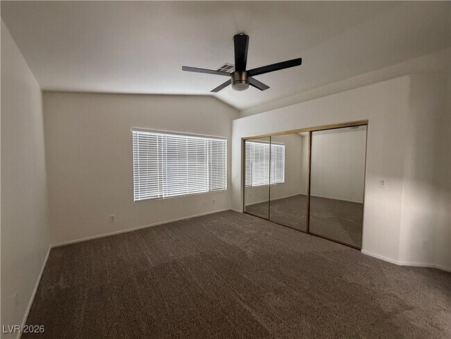 Building Photo - 1825 Sierra Oaks Ln