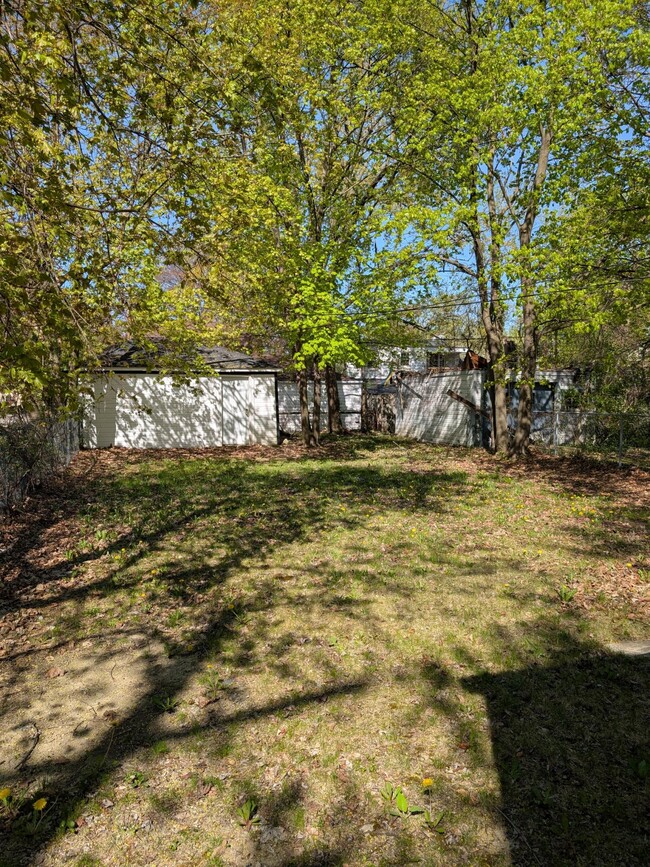 Building Photo - 16701 Stahelin Ave