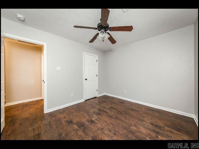 Building Photo - 400 E Locust St