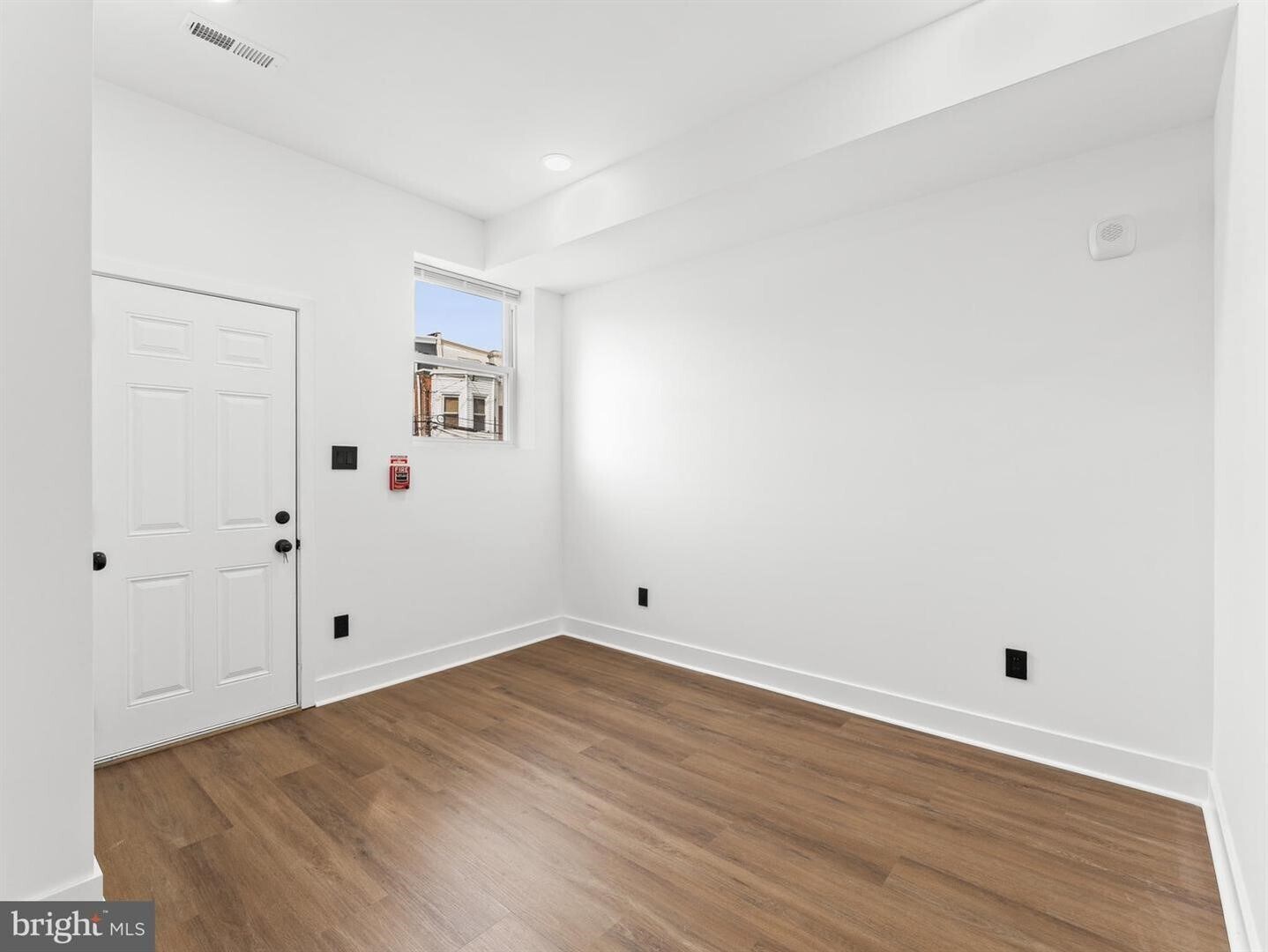 Building Photo - 4927 Catharine St