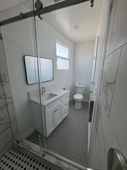 Building Photo - 4150 Los Feliz Blvd