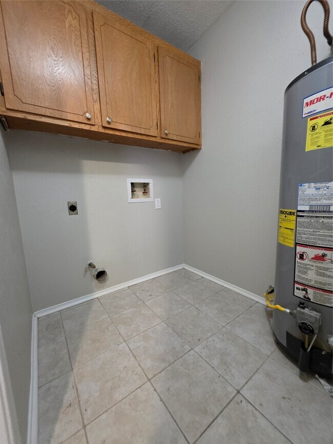 Building Photo - 419 Gleneagles Dr